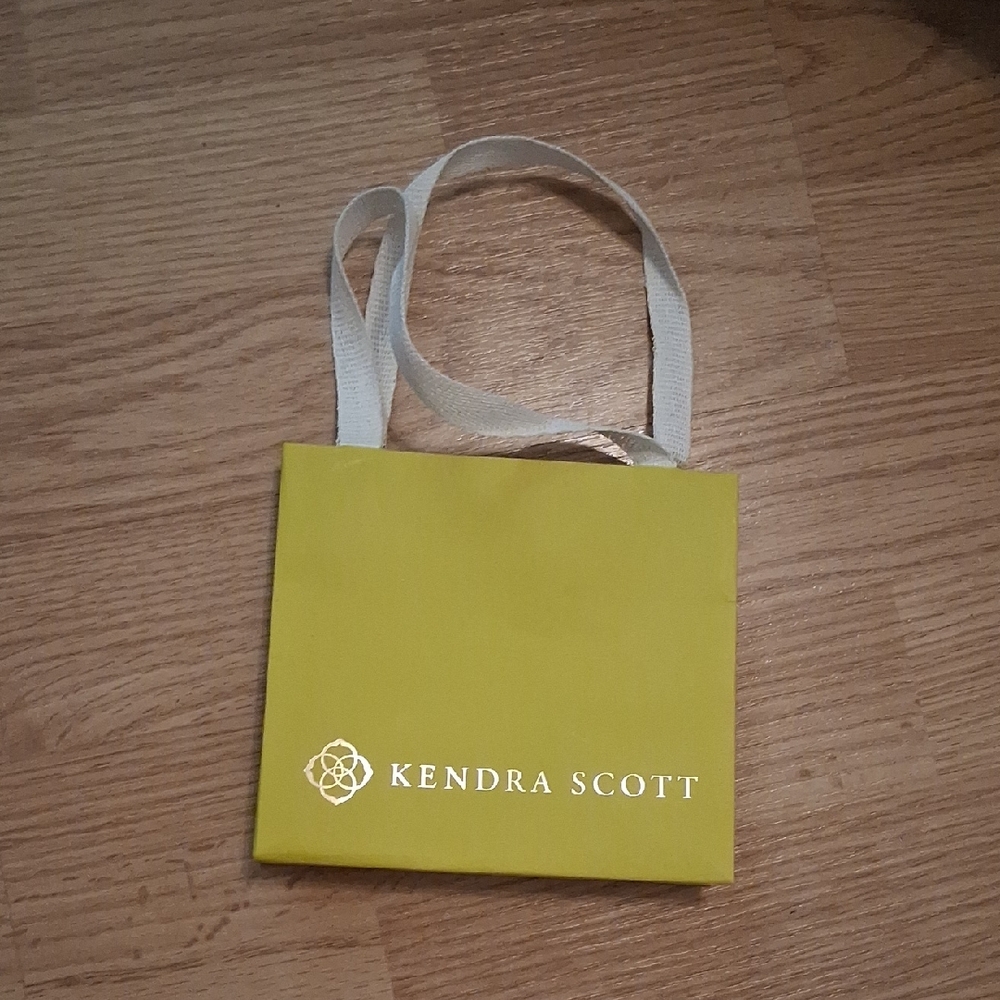 Kendra Scott Yellow Display Bag EUC